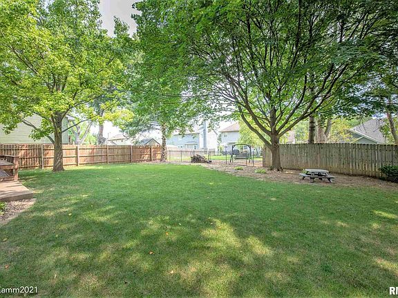 3rd image of 7104 N Rockvale Dr