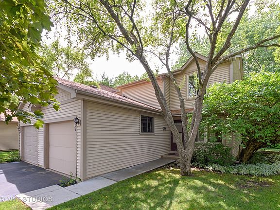5th image of 201 E Forest Knoll Dr