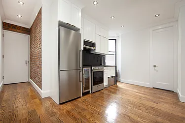 Rented by R New York