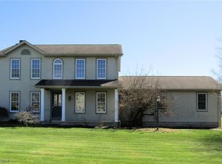 6915 Berry Blossom Dr, Canfield, OH