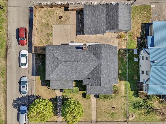 3rd image of 12 Begonia Ln