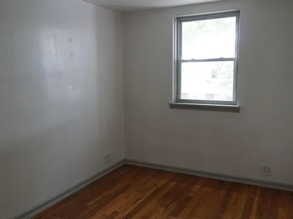 323 Stevens Avenue image 6 of 30