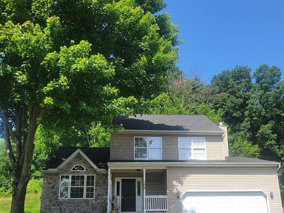 1st image of 102 Mason Runn Ln