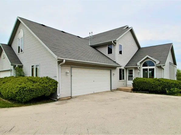 18900 Hiview Dr, Brookfield, WI 53045