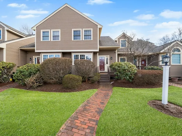 15 Weybridge Ln #15, Hopkinton, MA 01748