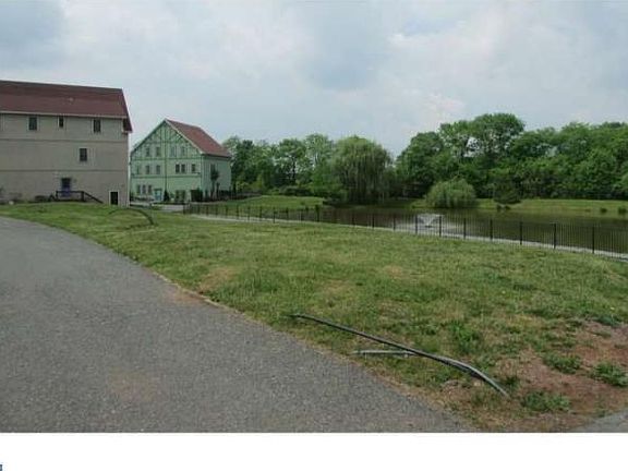 3rd image of 34 Bissenden Way