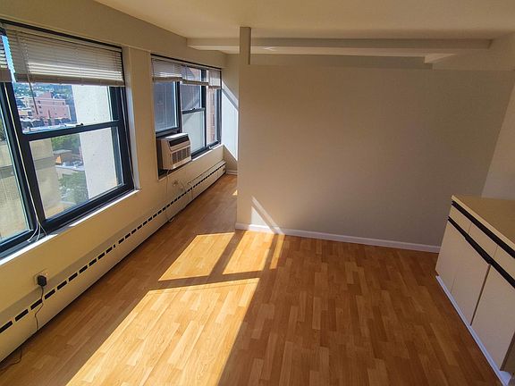 5th image of 3420 N Lake Shore Dr APT 15J