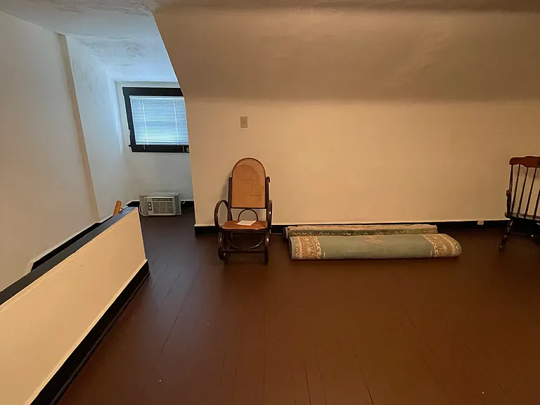 511 S Graham St — Photo 17