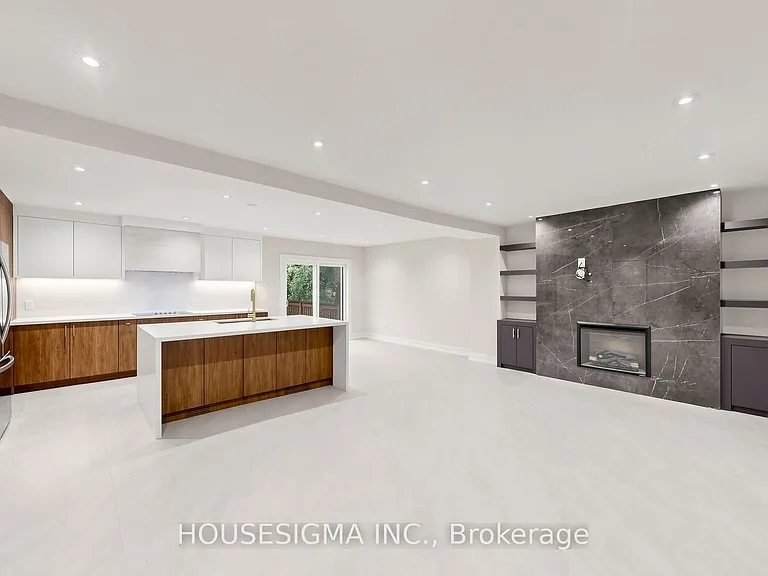 126 Woodward Ave — Photo 5