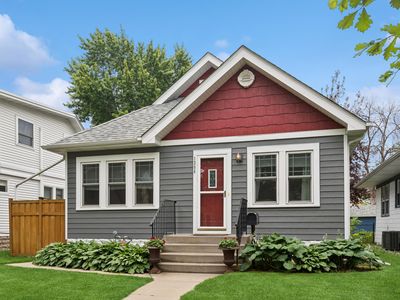 1394 James Ave, Saint Paul, MN, 55105