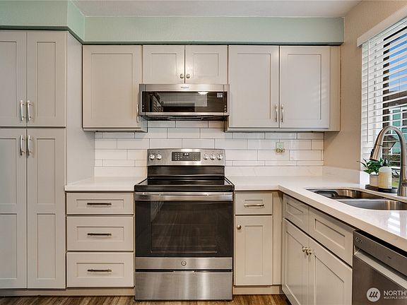 5th image of 8648 Onyx Drive SW #B