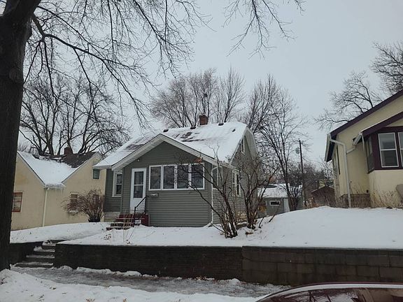 2nd image of 1885 Hawthorne Ave E