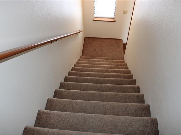 4th image of 903 S 22nd Ct #A