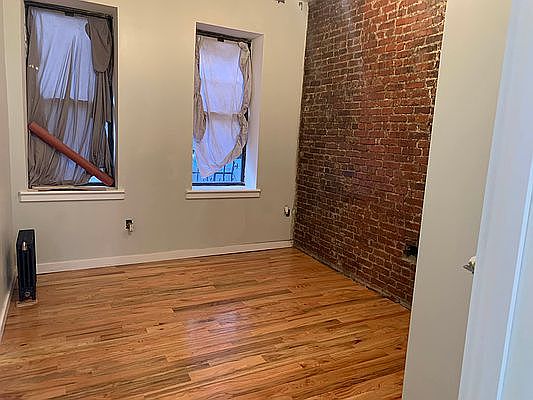 3rd image of 232 Meserole St APT 17