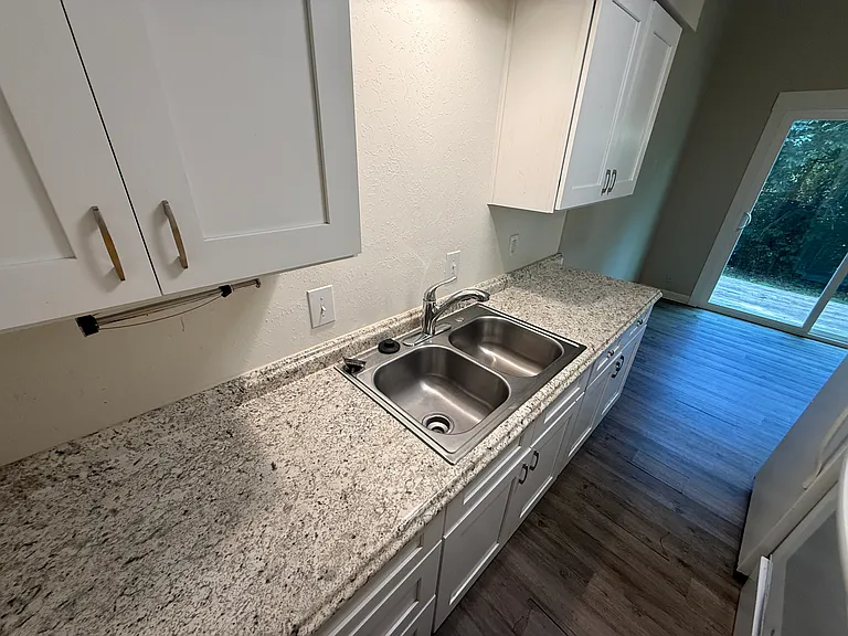 5303 Lovell Ave — Photo 7