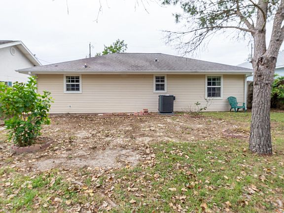 3rd image of 524 Sea Breeze Dr