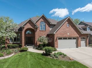 15W636 75th St, Burr Ridge, IL 60527