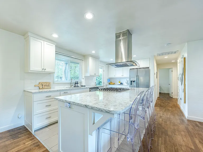 1386 Roundup Dr — Photo 23