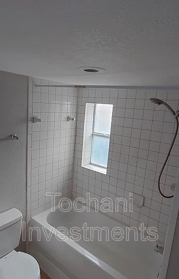 1002 Avenue E — Photo 20