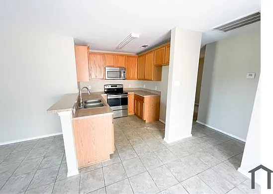2704 Clemson Cir #A — Photo 10