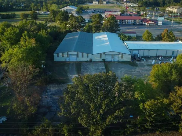 2002 S Park Dr, Broken Bow, OK 74728