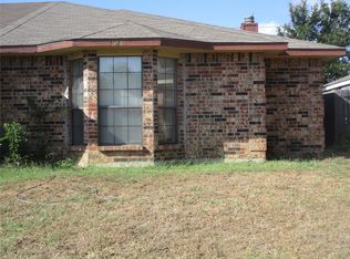 3028 Gregory Ln, Grand Prairie, TX 75052