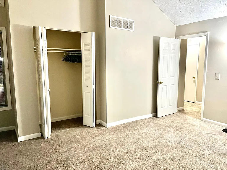 573 Delzan Pl — Photo 9