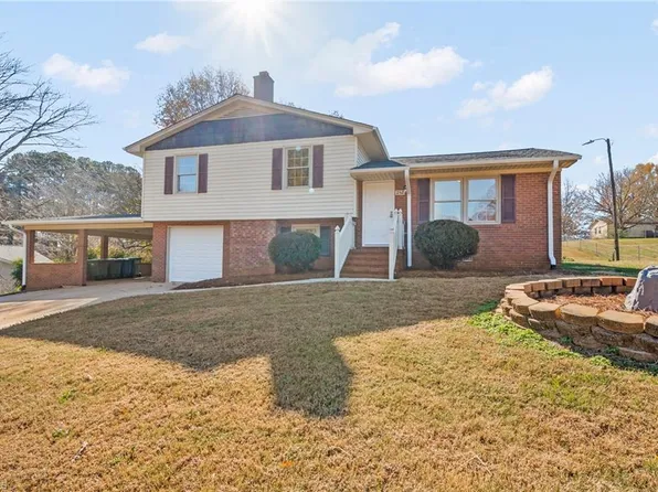 252 Pilotview Loop, Madison, NC 27025