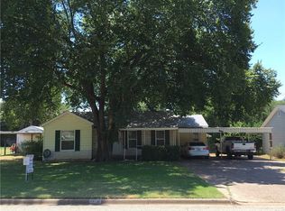 1308 Edgewood Ave, Graham, TX 76450
