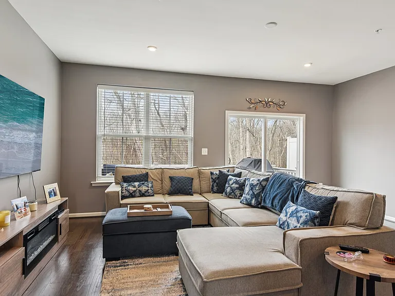 1306 Hawk Hollow Dr — Photo 20