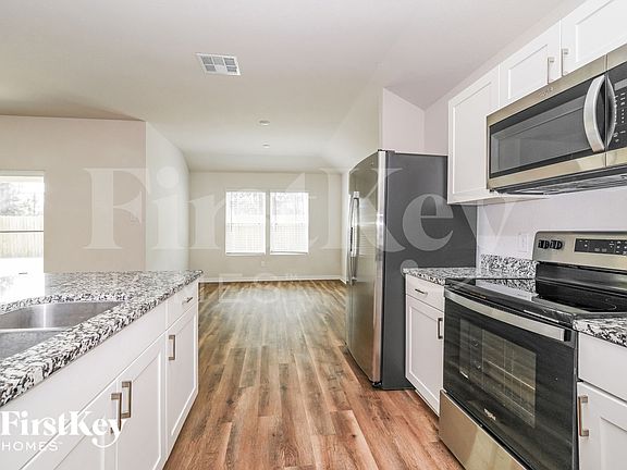 5th image of 17644 Cedar Crst Dr