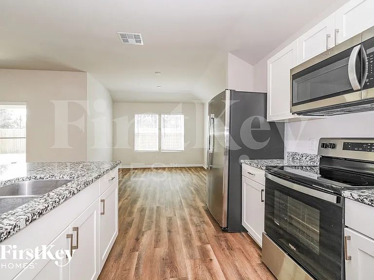17644 Cedar Crest Dr — Photo 5