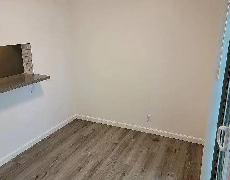 Dining room leading to back private patio