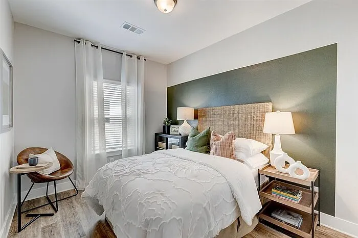 3905 Constantine Dr — Photo 25