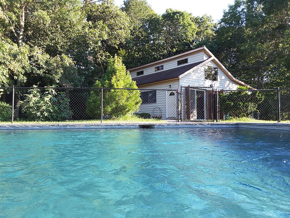 2nd image of 622 Kuliouou Pl