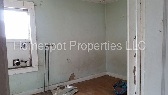 5th image of 1321 N Boston Ave