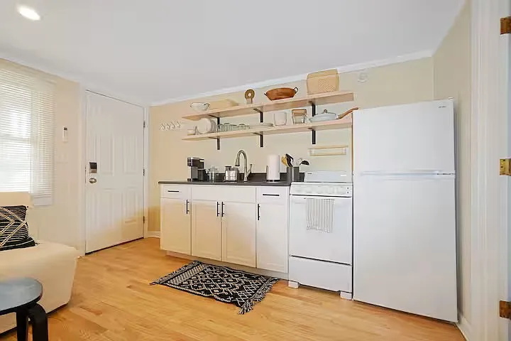 78 E Grand Ave #104