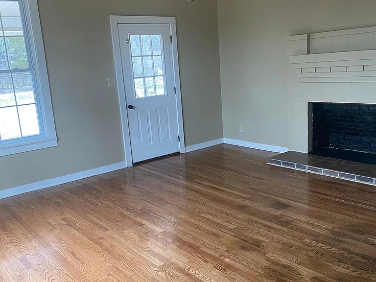598 Hillcrest St — Photo 8