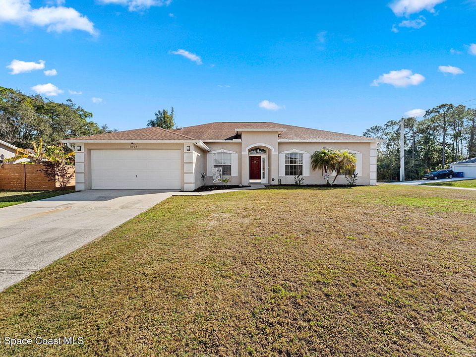 1st image of 1005 Blau Ct NW
