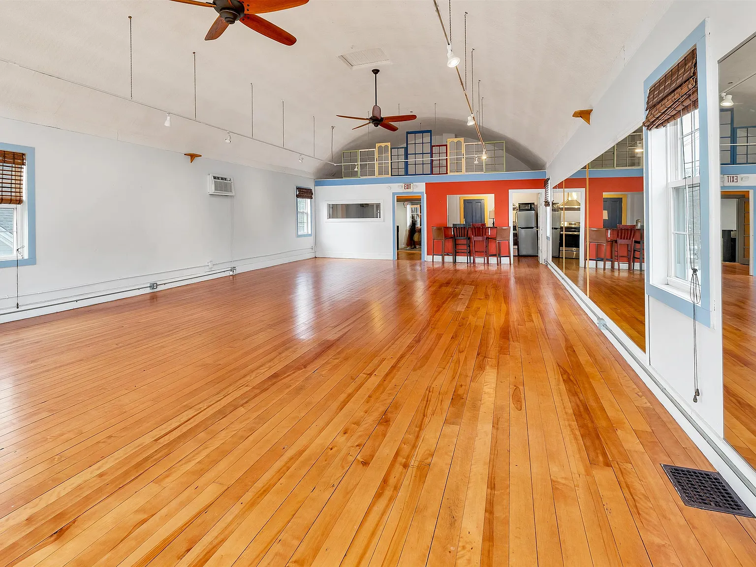 1 bed, 1700 sqft, $1,950 — Photo 2