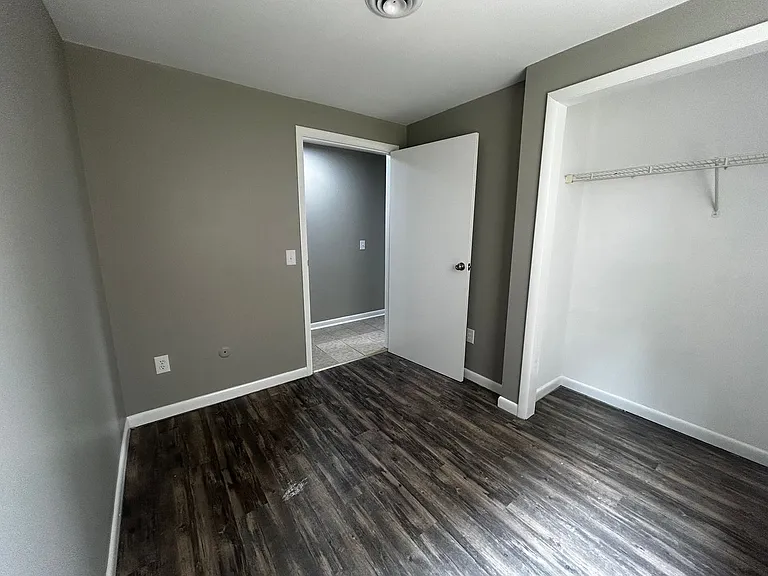 211 Tompkins St — Photo 18