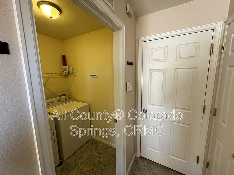 1305 Lords Hill Dr — Photo 23