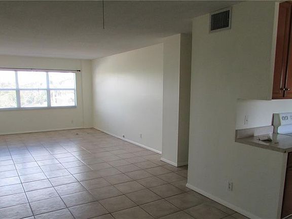 2nd image of 2555 NE 11th St APT 407