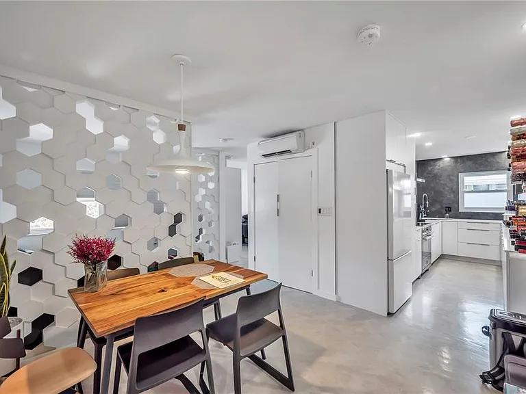 224 6th Ave N #13 — Photo 7
