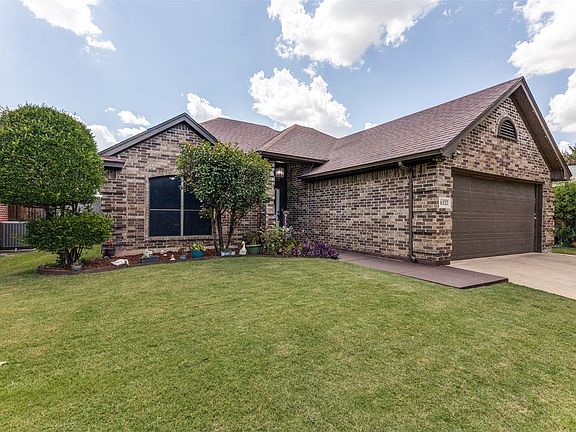 3rd image of 4833 Colonial Park Dr