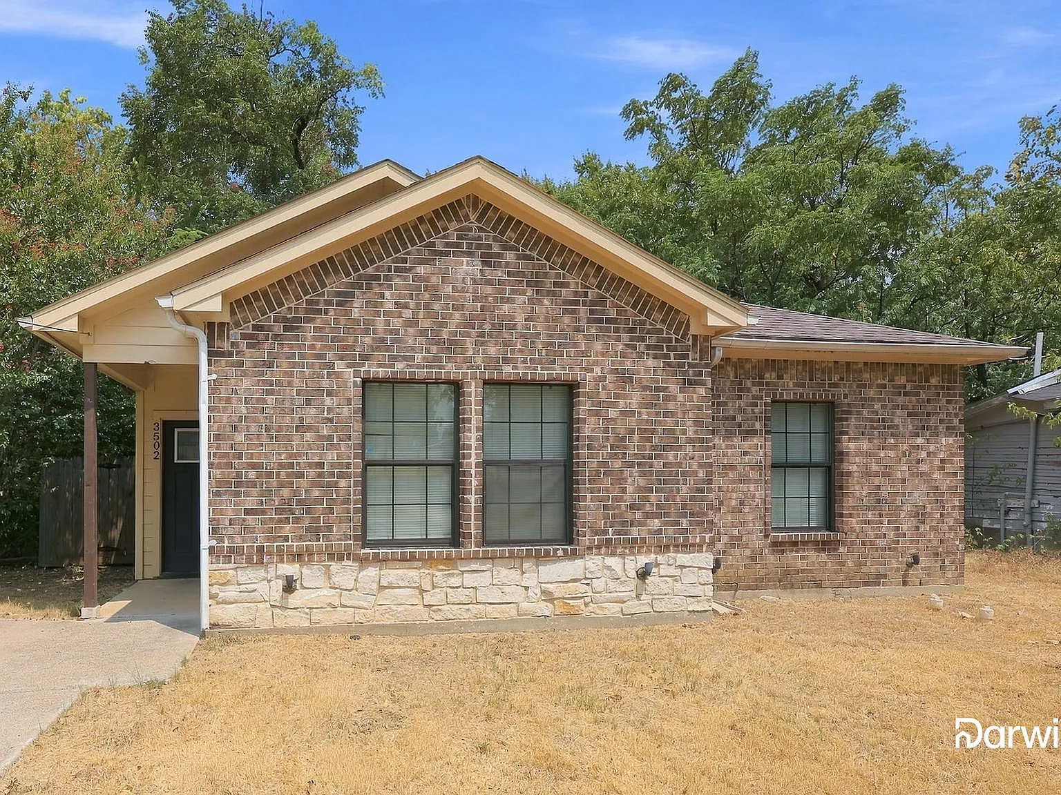 4 bed, 2.0 bath, 1866 sqft, $2,075 — Photo 2