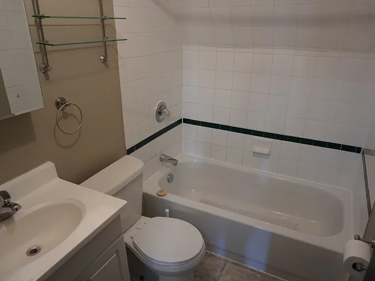 66 Russell Ave — Photo 7