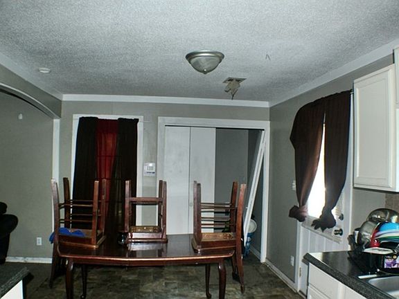 3rd image of 1785 Jeffersonville Rd