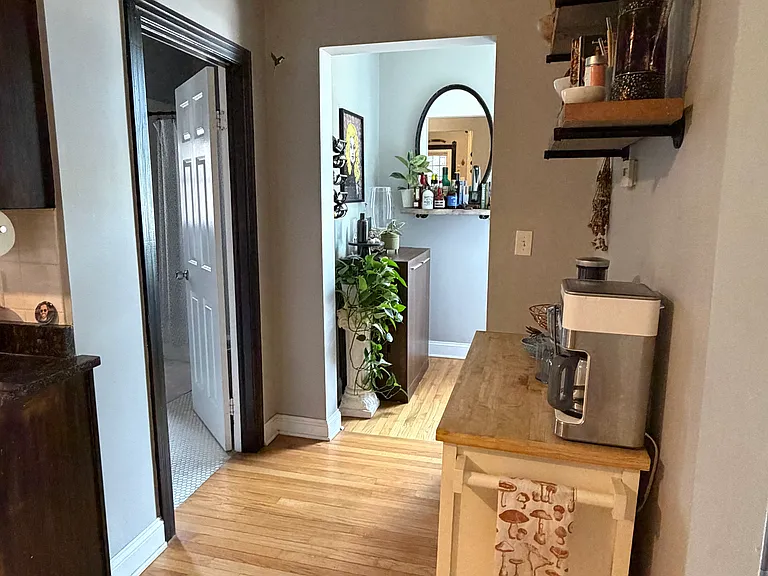 2844 N Whipple St #R2 — Photo 24