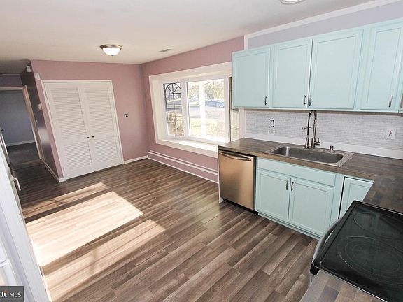 4th image of 151 Pinewood Dr